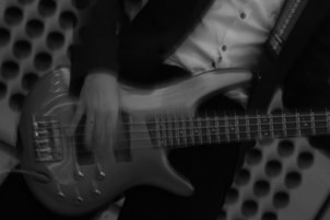 Owen Jones Guitar 6 (Bass)